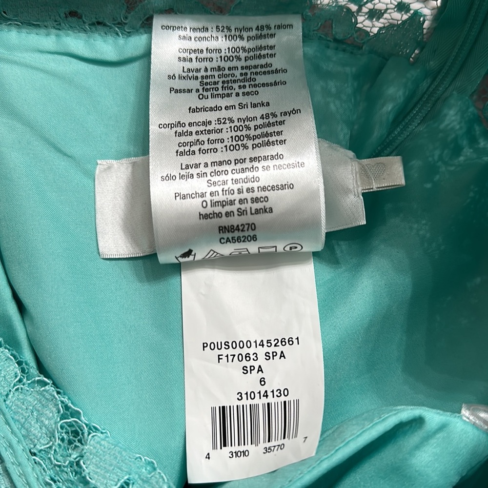 David’s Bridal One Shoulder Formal Dress Size 6 - Picture 6 of 6